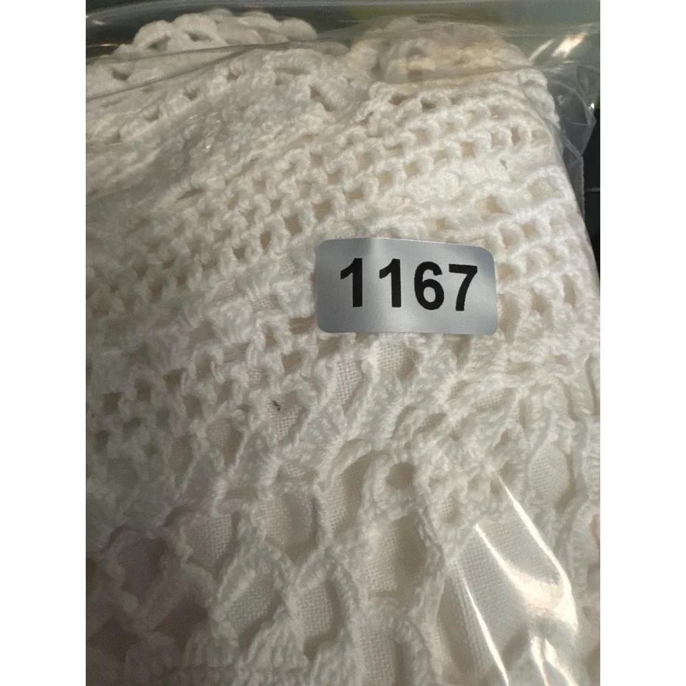 Vintage White Crochet Floral Medallion Pillow Sham Scalloped Edge 24x14
